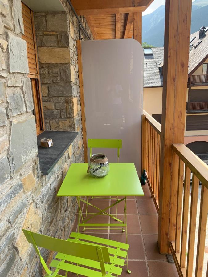 Apartamento Con Encanto Vielha Exterior photo